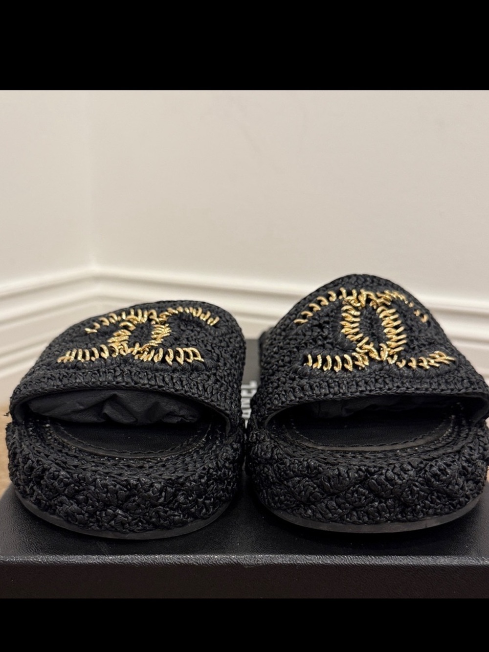 CHANEL Raffia CC Slide Sandals – Black & Gold Logo – Size 37 - Picture 3 of 9